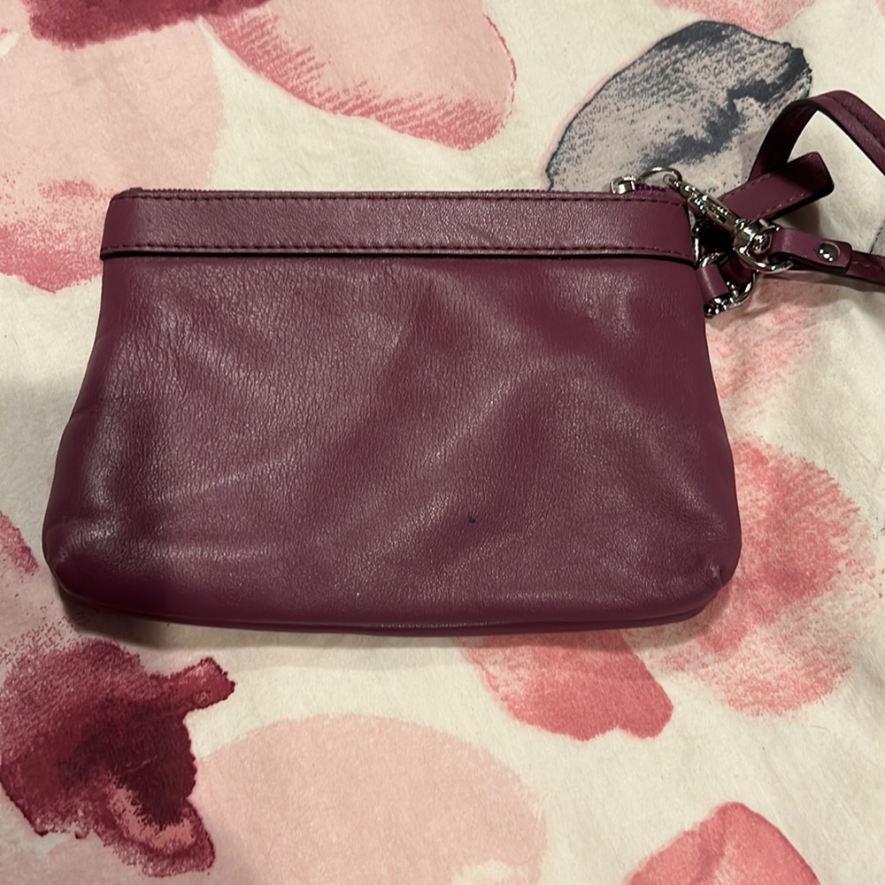 Super cute Purple Coach Wristlet - Picture 2 of 8
